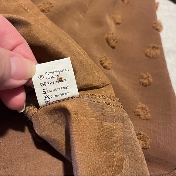 Pompom design button down blouse - Picture 9 of 10